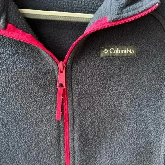 Columbia Women’s Fleece Full Zip Up - Fits like a size medium 8/10 - Picture 5 of 9